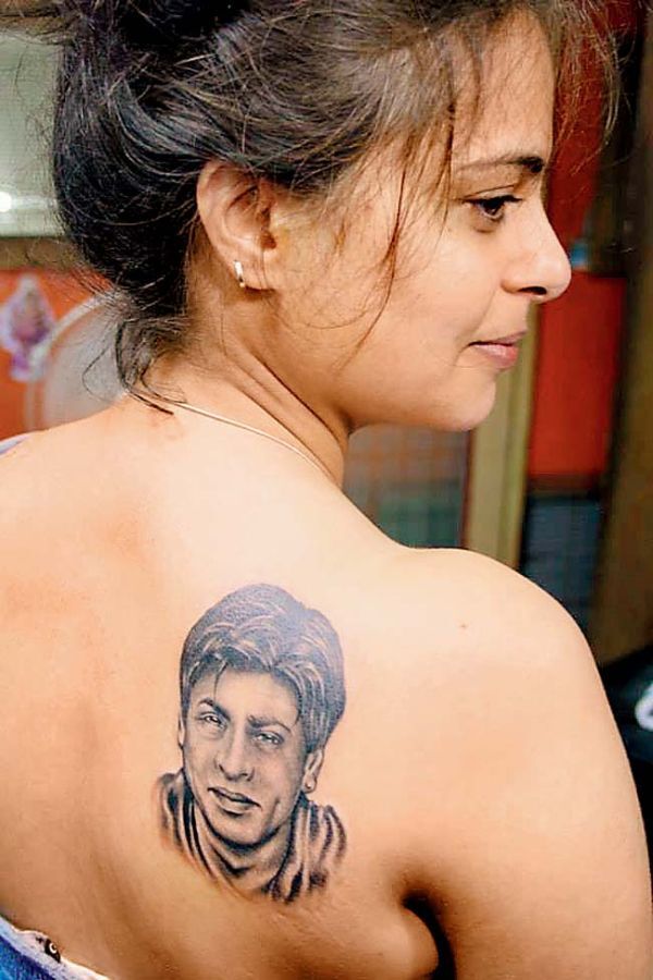 You're Not Going To Believe These 10 Things Bollywood Fans Do