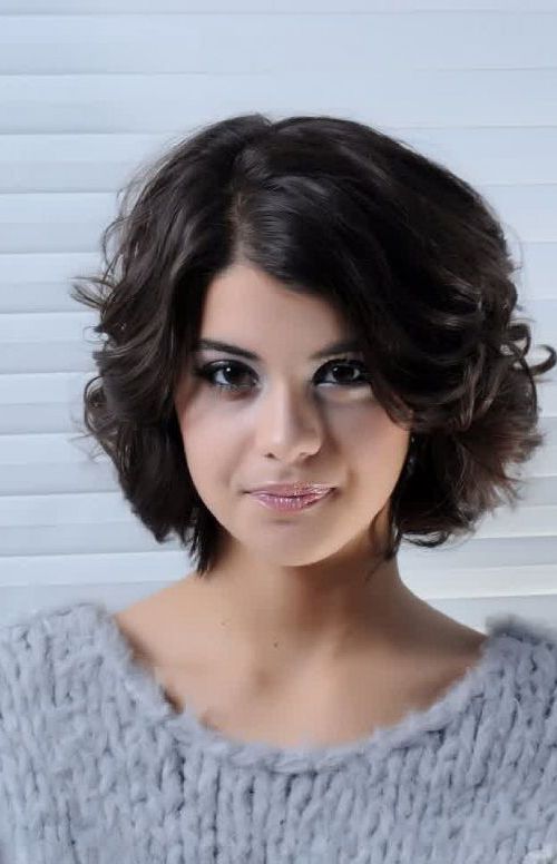 Short-Curly-Hairstyles-for-Heart-Shaped-