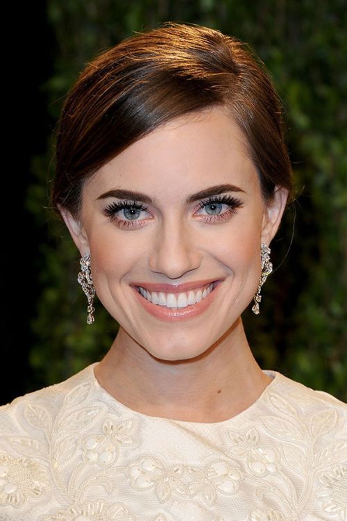 Allison Williams eyebrows