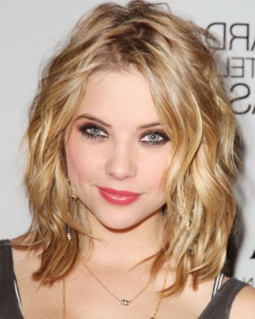 Easy To Manage Hairstyles For Short Wavy Hair