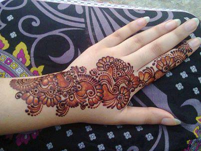 40 Mehandi Designs For Hands To Look Unique