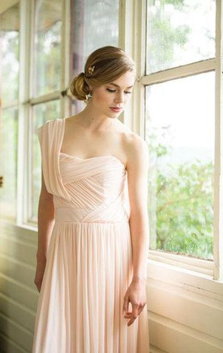 Gorgeous Prom Hairstyles For Strapless Dress