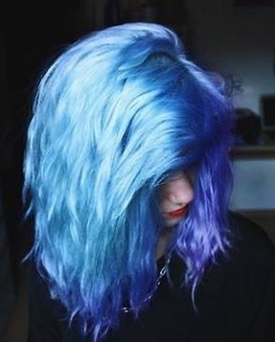 electric blue layered haircut