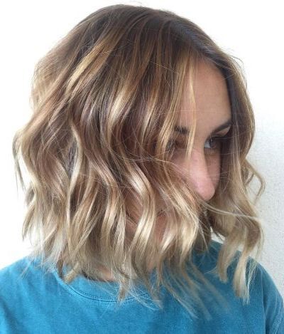 Honey blonde hairstyle for thin hair