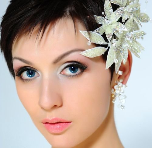 accessorize with gold wedding hair