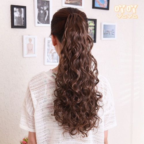 curly ponytail