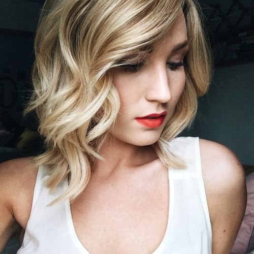 long bob with large curls3