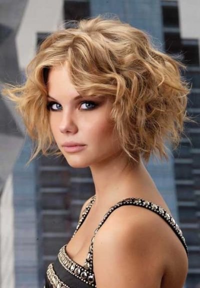 short curly layered haircut