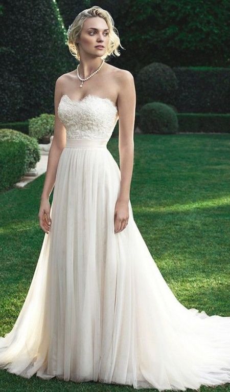 strapless wedding dress hairstyle