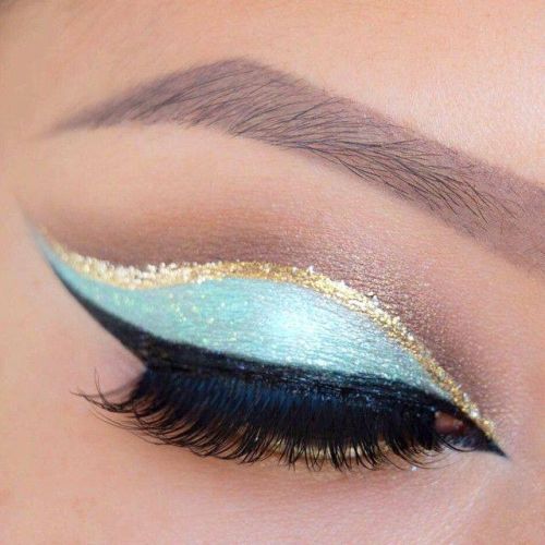 Gold Highlights makeup