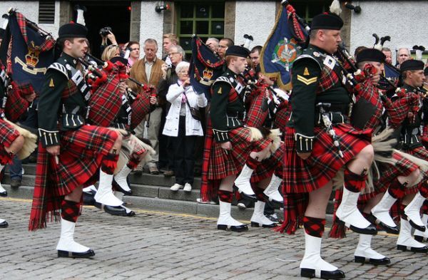 Scottish army uniform