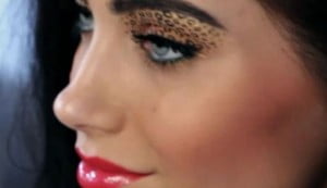 A Super-Easy Leopard Eye Makeup for Halloween [Video]