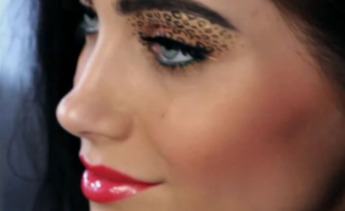Leopard Eye Makeup for Halloween