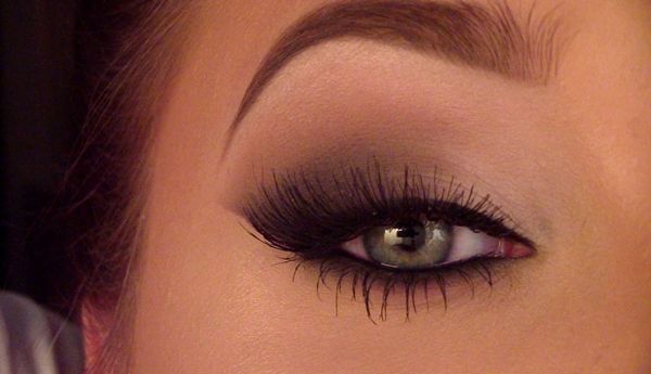 The Easiest Smoky Cat Eye Makeup Tutorial Ever [Video]