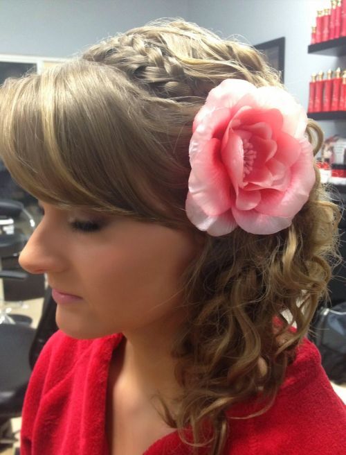 Half up half down hairstyles to make you look perfect