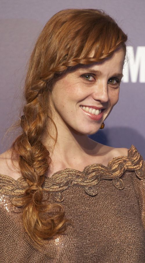 Half up half down hairstyles to make you look perfect