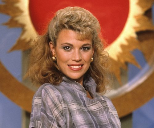 Vanna White Hairstyles: Updo, Half Updo, Spiky, Short Vanna White Hairstyles: Updo, Half Updo, Spiky, Short