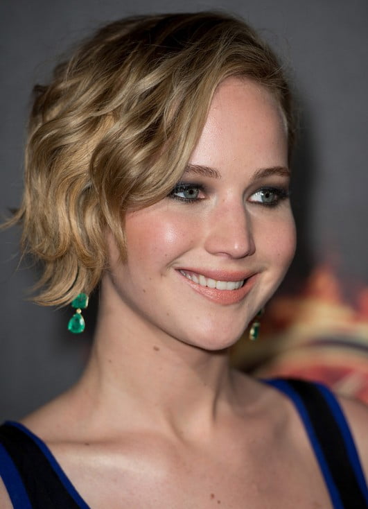 Jennifer Lawrence tousled short bob