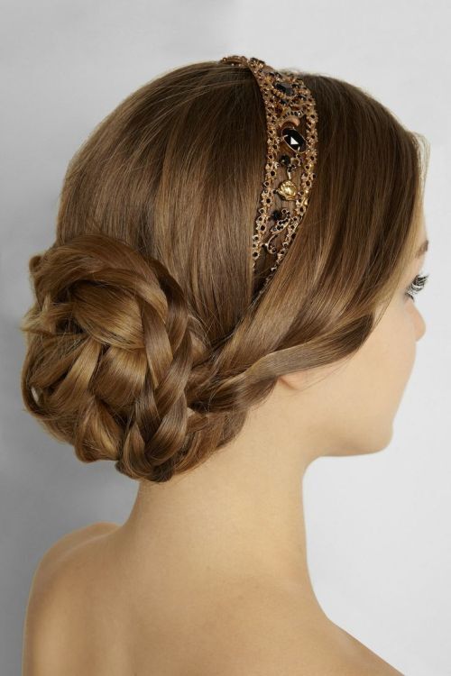 61 Cute & Easy Updos for Long Hair When You're in Hurry