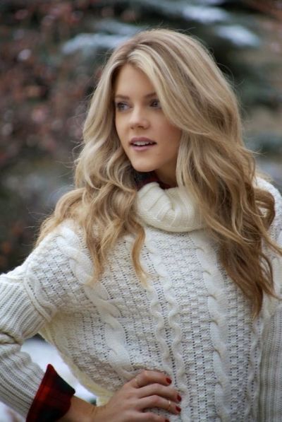 Beach blonde hair color on big voluminous waves