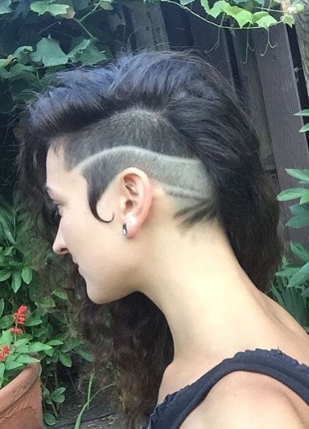 Cool reverse fade undercut hairstyle with side burn