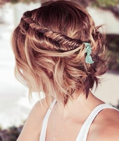 wavy blonde beach wedding hairstyle