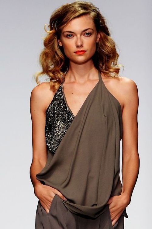 side part bouncy curls