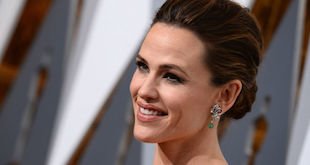 Jennifer Garner Hairstyles & Hair Color – 31 Simple But Gorgeous Ideas