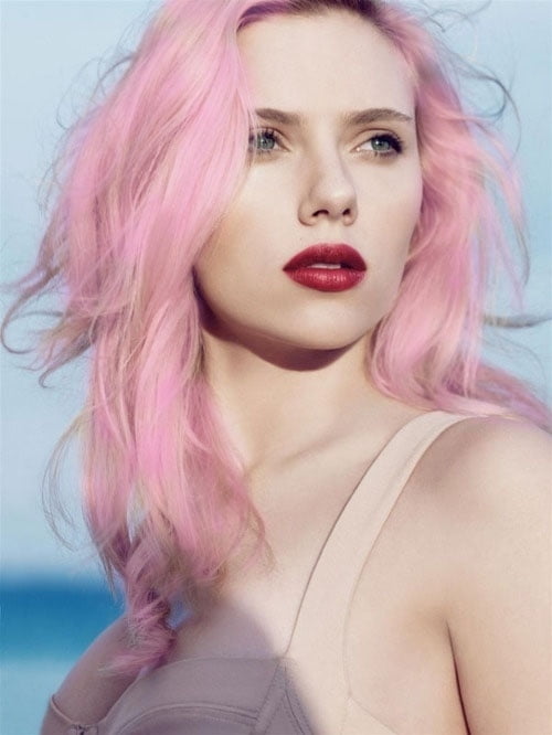 scarlett johansson pink hair