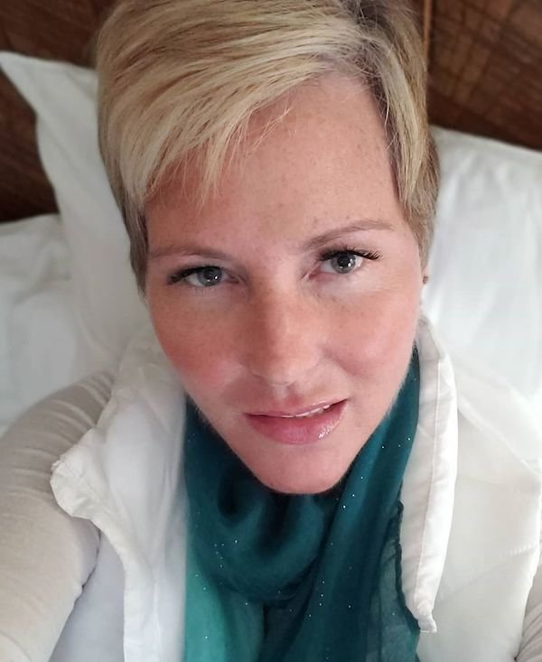Blonde Pixie for Green Eyes