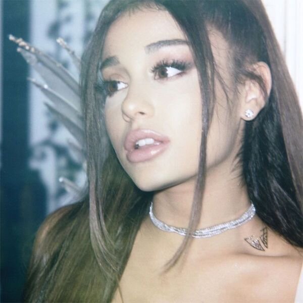 Ariana Grande Face